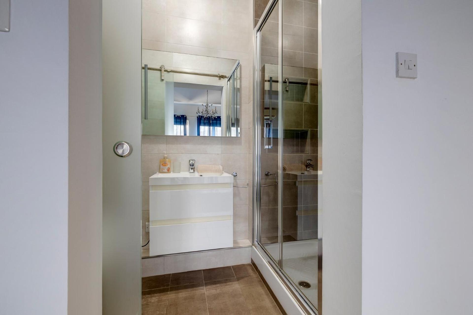 Modern 2Br Sliema Apartment Luaran gambar